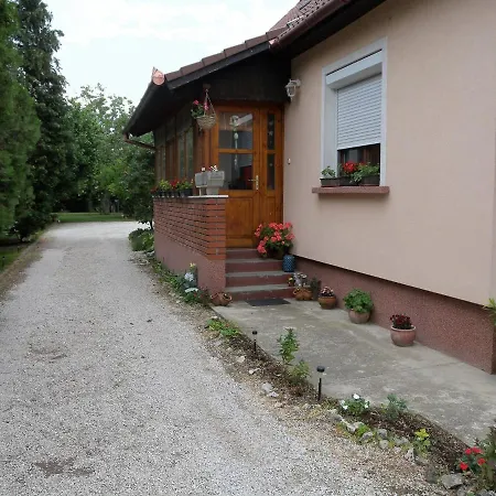 3 Apartment *